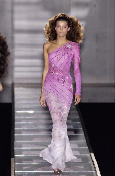 abiti 2002 versace|versace runway 2002.